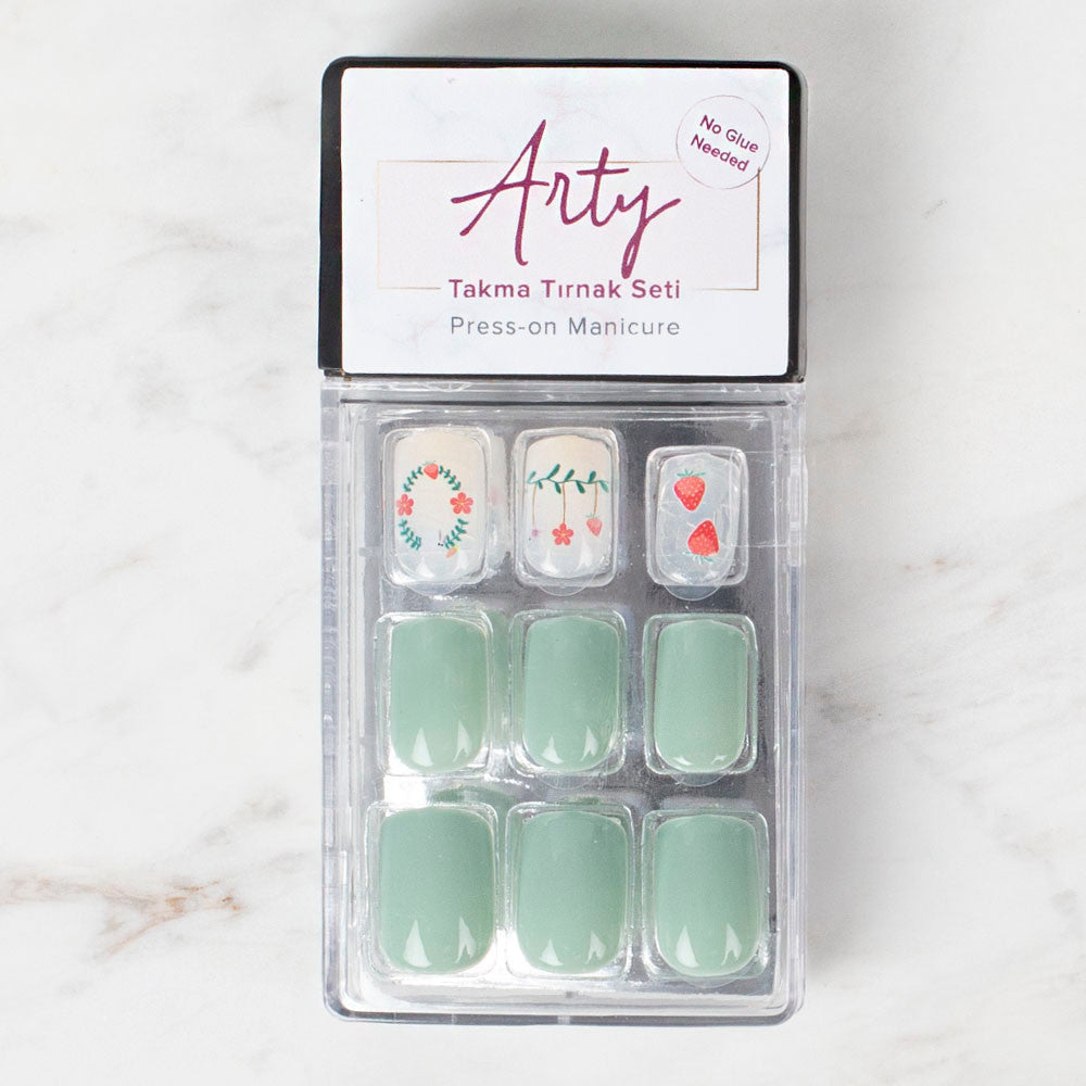 Arty Takma Tırnak Seti \ Karışık Çilek Desenli